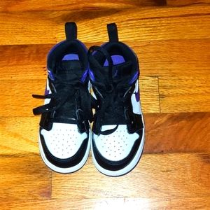 Jordan 1 Mid Dark Iris 640735-095